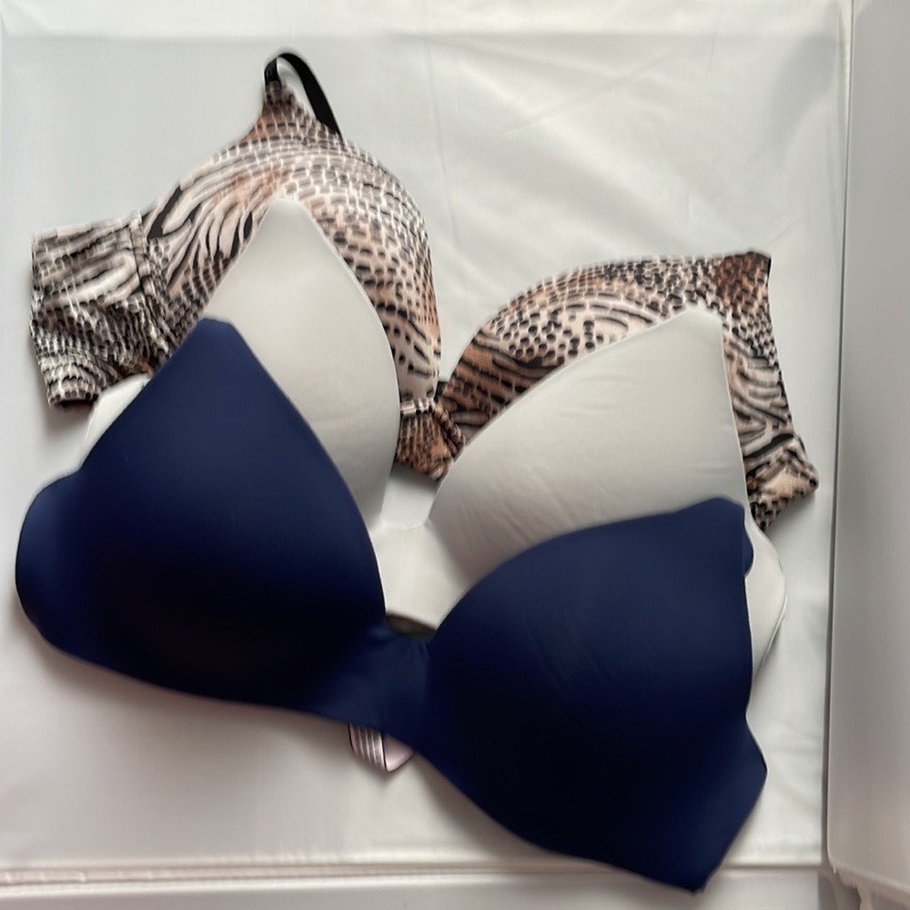 LOT Victoria Secret 34B Bras